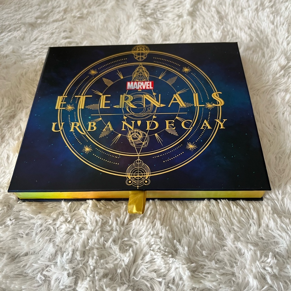 NWT Urban Decay Eternals Cosmic Eyeshadow Palette